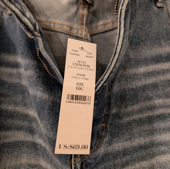 NWT White House Black Market 5" High Rise Shorts - Picture 3 of 4